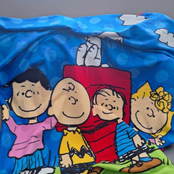 Peanuts Fleece Blanket. - Picture 1 of 2